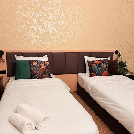 Nira Hotell 3*